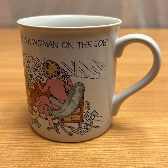 Vintage 80s Hallmark relax there's a woman on the job mug - Picture 5 of 8